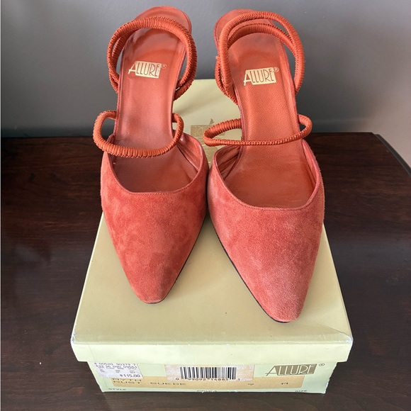 Allure Shoes - NIB Allure Women's Rust Suede 3.5" Heels